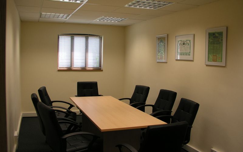 Malthouse Lane Off Hummer Road, Egham Image 4