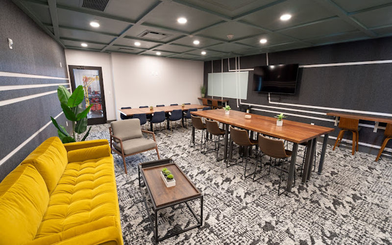 7875 Montgomery Rd, Cincinnati Image 1