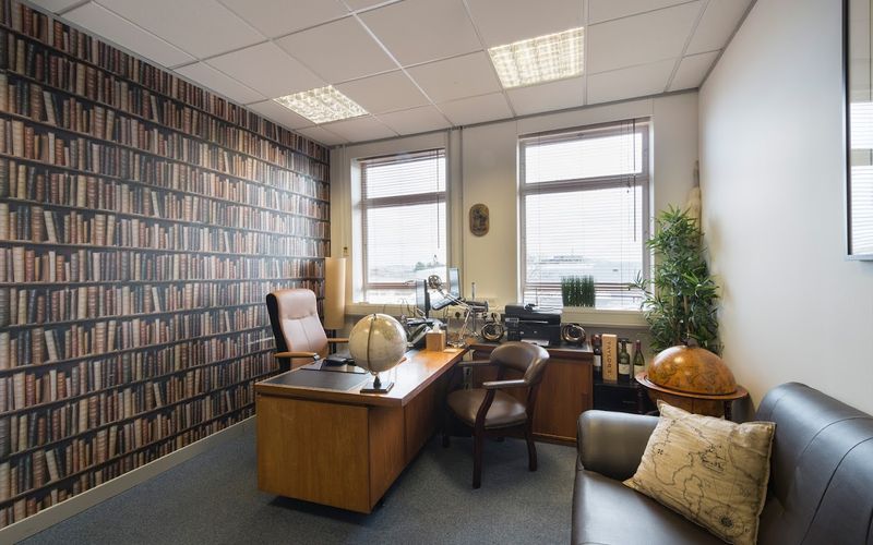 Manor Way, Borehamwood Image 6