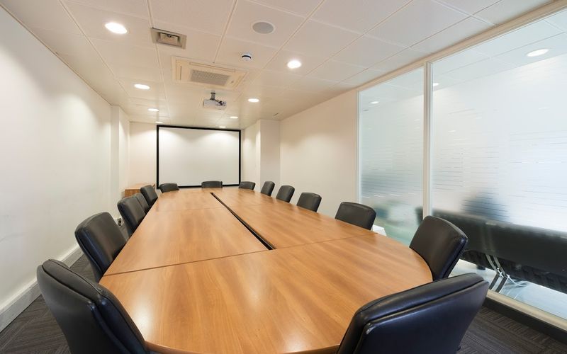 Manor Way, Borehamwood Image 5