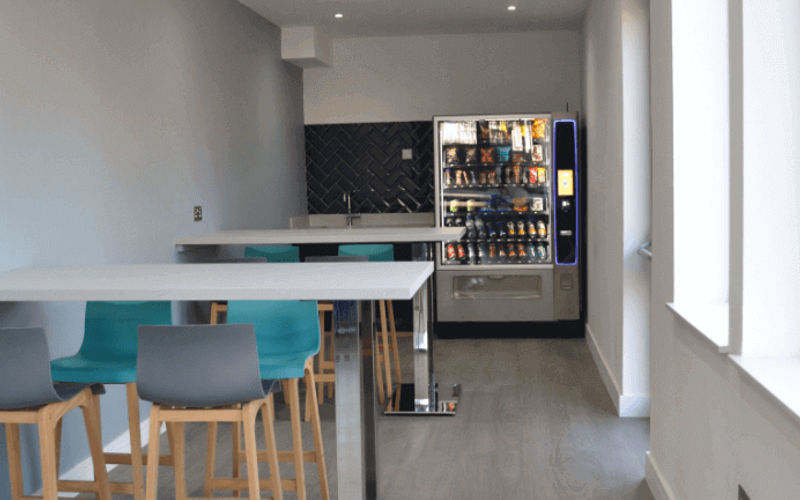 Manor Way, Borehamwood Image 9