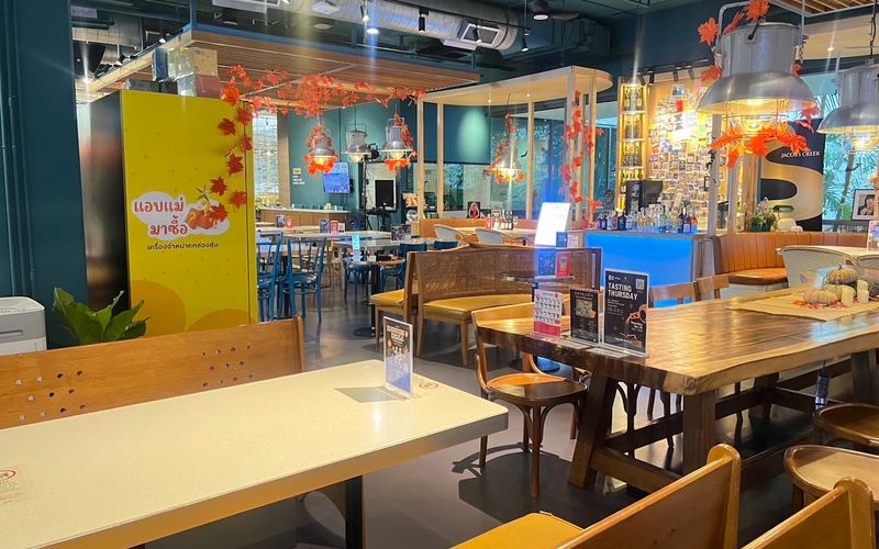 92 North Sathorn Road, Bangkok Image 9