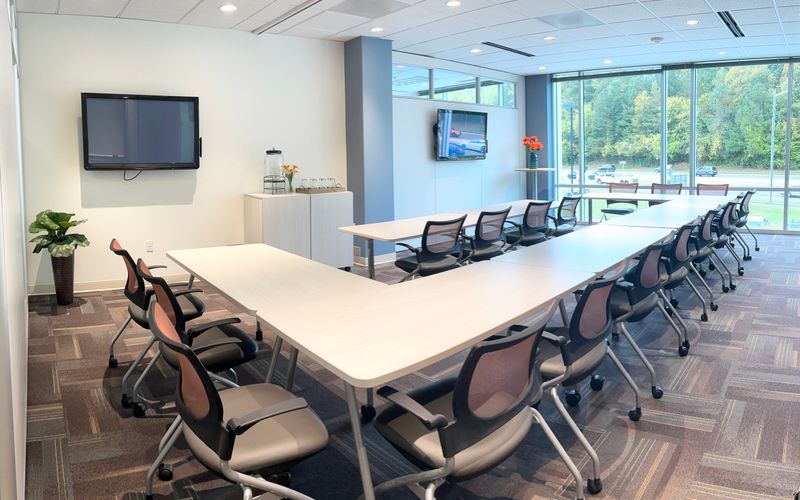 4801 Glenwood Ave, Raleigh Image 2