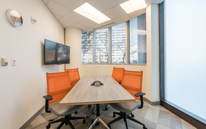 8609 Westwood Center Dr, Tysons Image 4