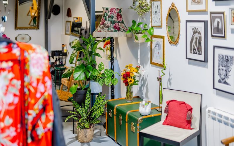 Wendover Court, Western Avenue Image 5