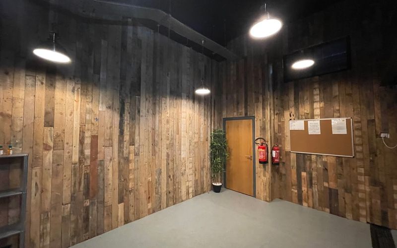 Wendover Court, Western Avenue Image 7