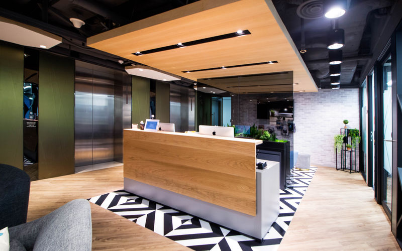 18 Harcourt Road Admiralty, Hong Kong Island Image 1