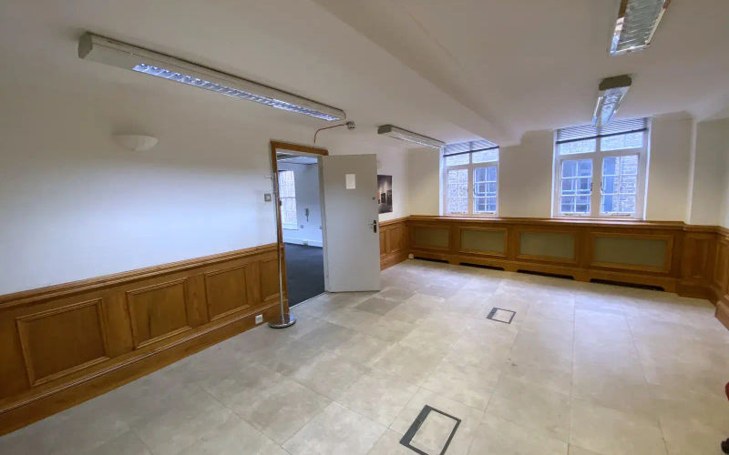 1 Artillery Passage, Greater London Image 4