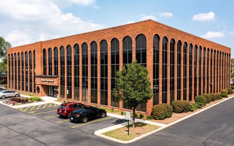 2021 Midwest Rd, Oak Brook Image 8