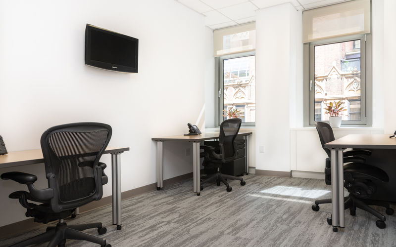 295 Madison Ave, New York Image 1