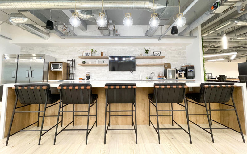 10089 Willow Creek Road, San Diego Image 10