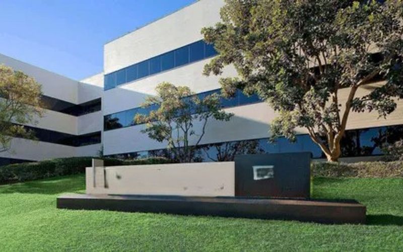 10089 Willow Creek Road, San Diego Image 13