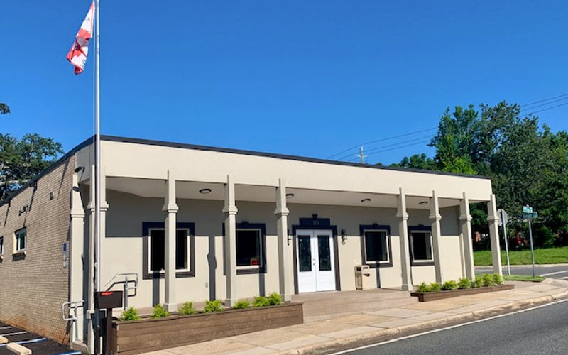 225 North Pace Boulevard, Pensacola, 10 DESKS 225 North Pace Boulevard, Pensacola Image 1