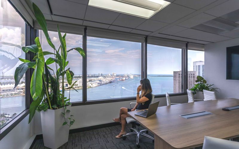 2 S Biscayne Blvd, Miami Image 1