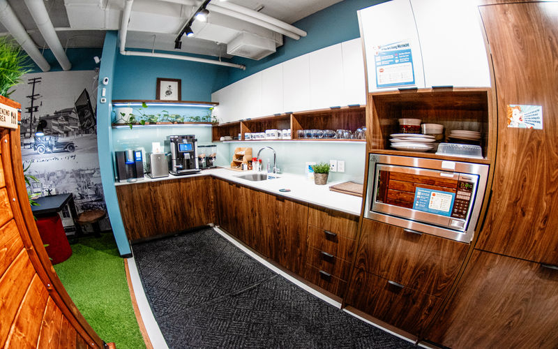 252 Esplanade West, North Vancouver Image 12