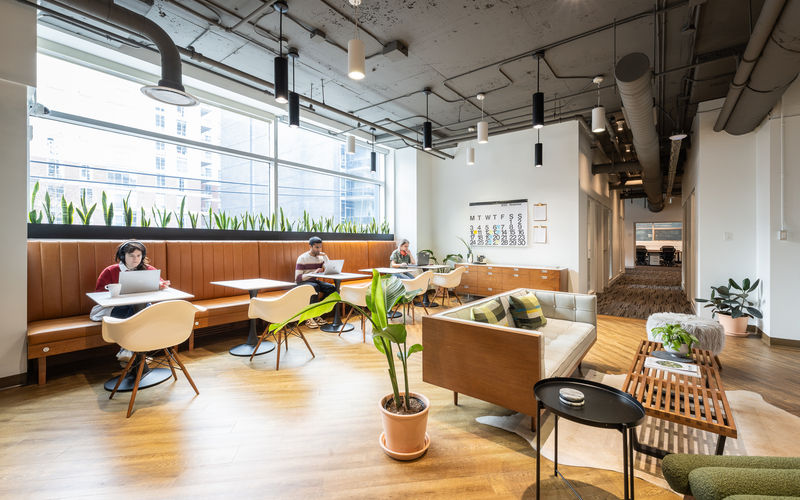 410 Adelaide Street West, Toronto Image 11