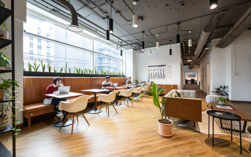 410 Adelaide Street West, Toronto Image 8