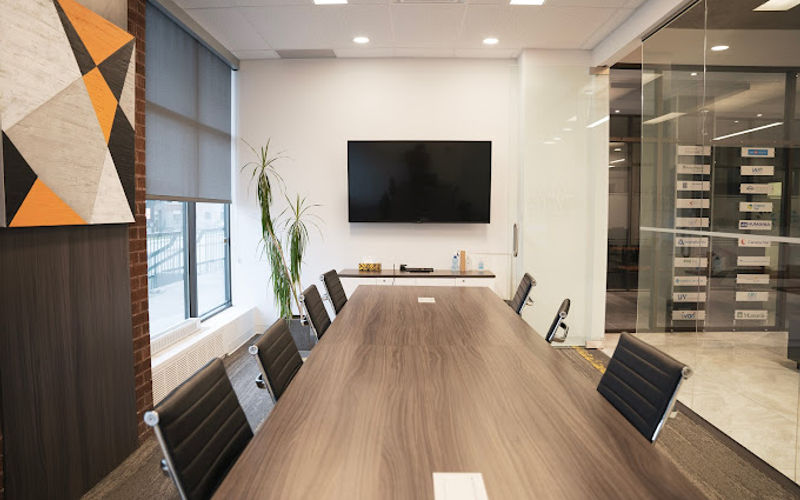 2355 King Street West, Sherbrooke Image 1