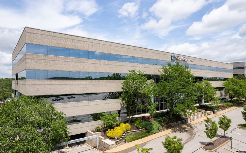 3636 S Geyer Rd, St Louis Image 6