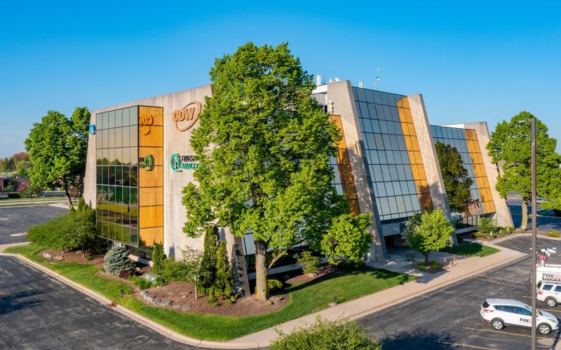 4321 West College Avenue, Appleton Image 7