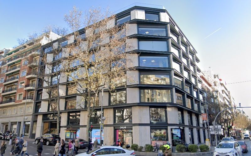 34 C De Velazquez, Madrid Image 9