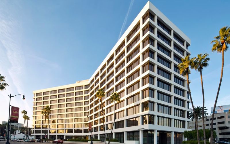 8383 Wilshire Blvd, Beverly Hills Image 9