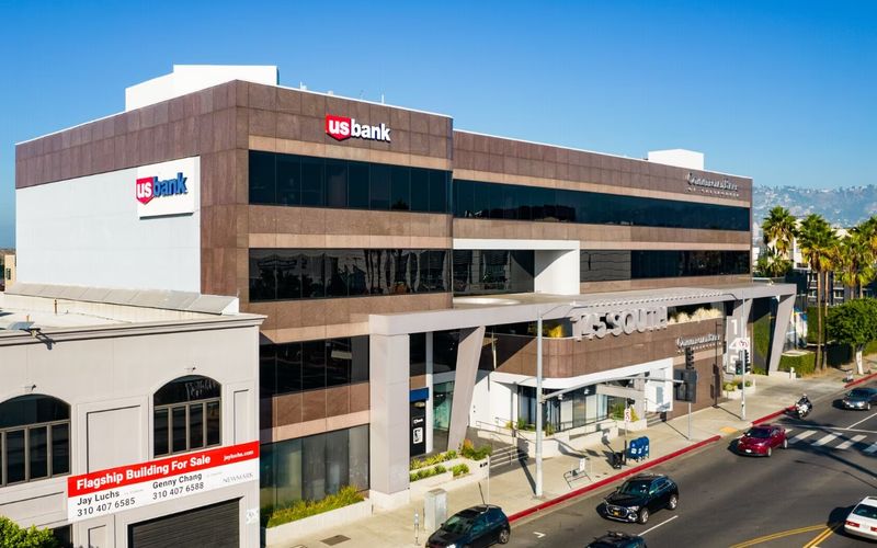 145 S Fairfax Avenue, Los Angeles Image 11