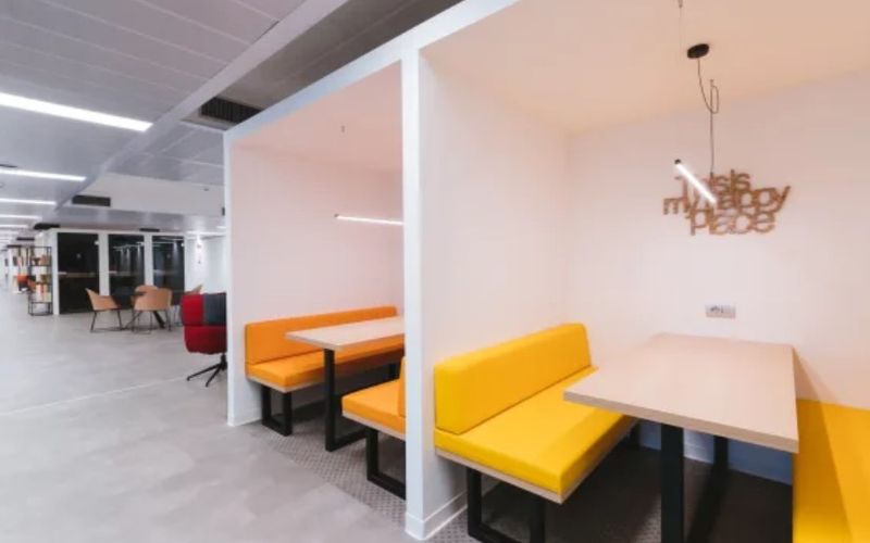 7/11 Place Des 5 Martyrs Du Lycee Buffon, Paris Image 3