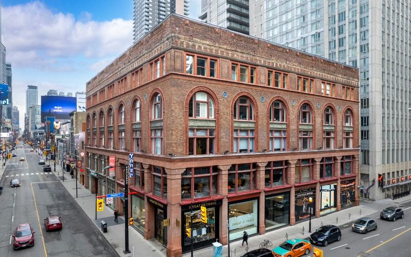 229 Yonge Street, Toronto Image 1