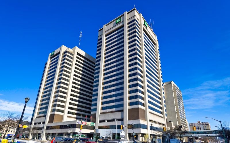 380 Wellington St, London Image 8