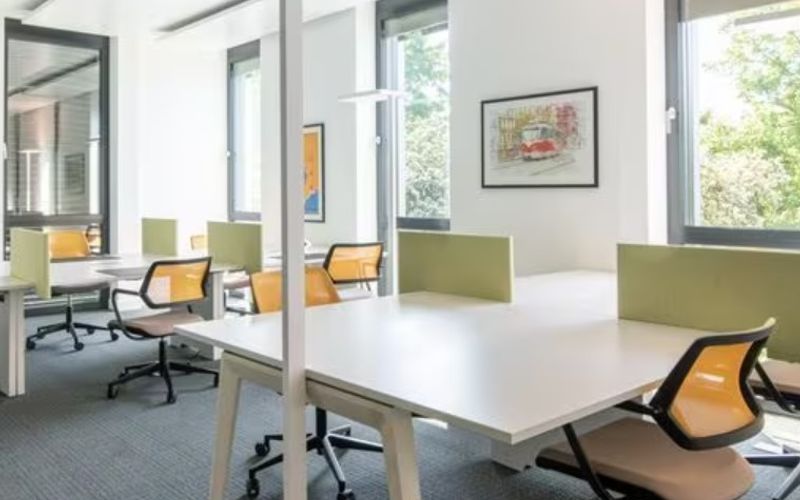 1037-1045 Elm Street, Manchester Image 1