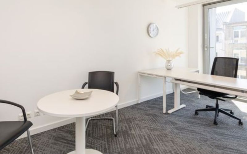 1037-1045 Elm Street, Manchester Image 3