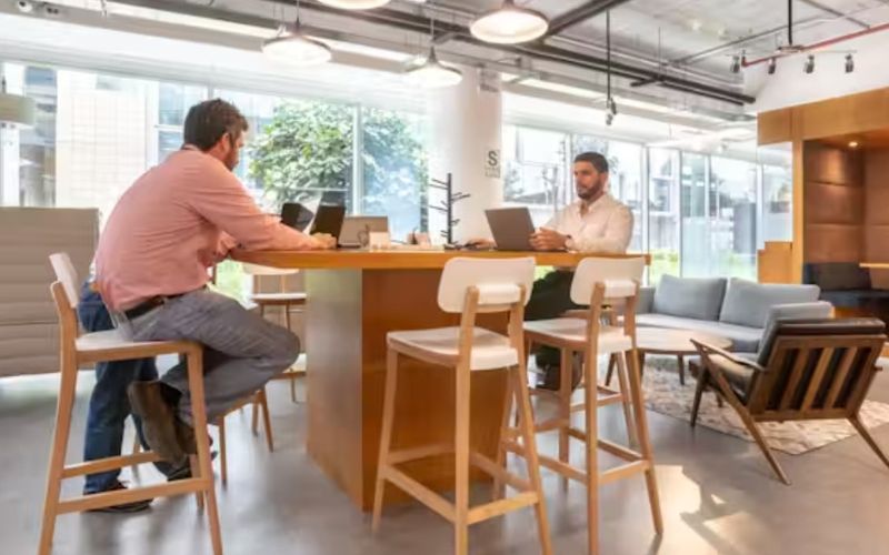 Av Almte Miguel Grau 709, Lima Image 1