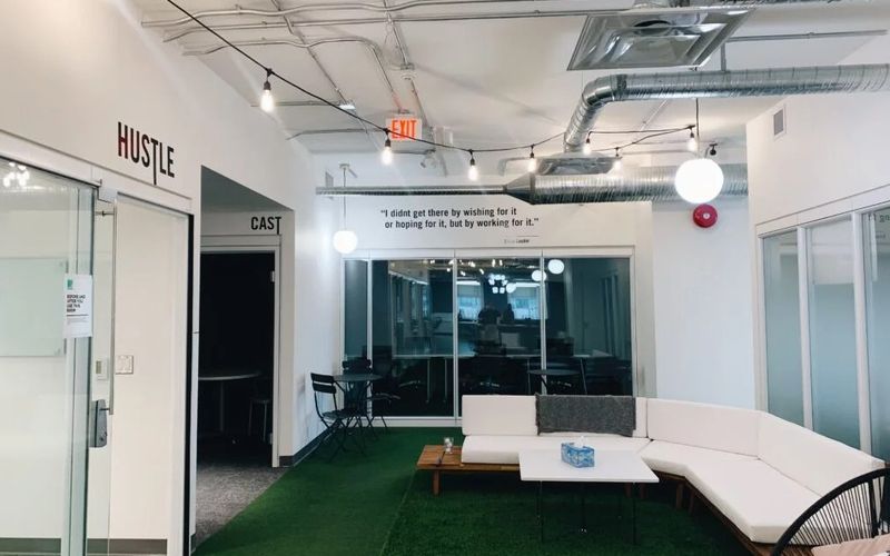 167 Lombard Ave, Winnipeg Image 1