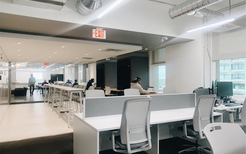 167 Lombard Ave, Winnipeg Image 2