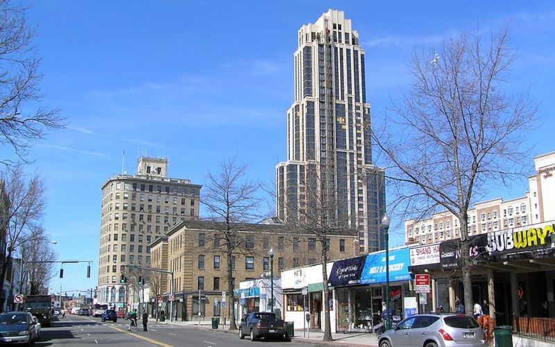 173 Huguenot Street, New Rochelle Image 8