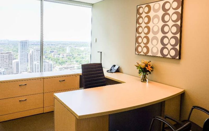 2 Bloor St E, Toronto Image 4