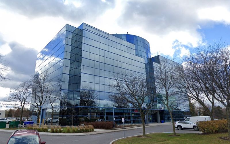 95 Mural St, Richmond Hill Image 8