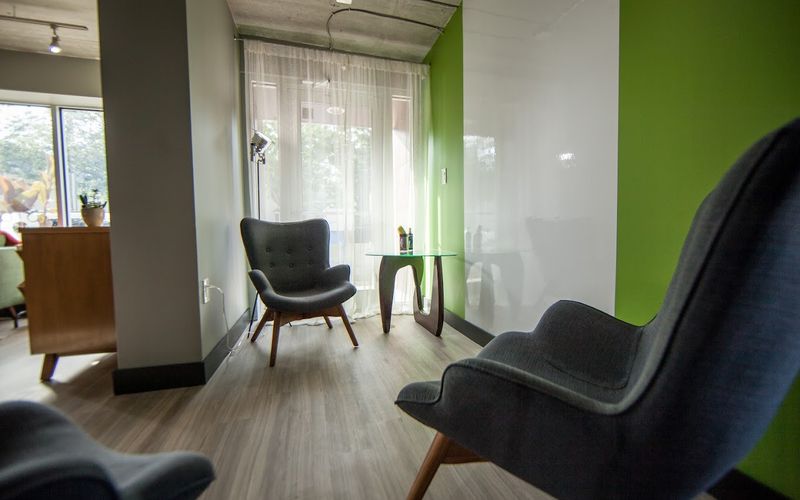 295 Robinson St, Oakville Image 3