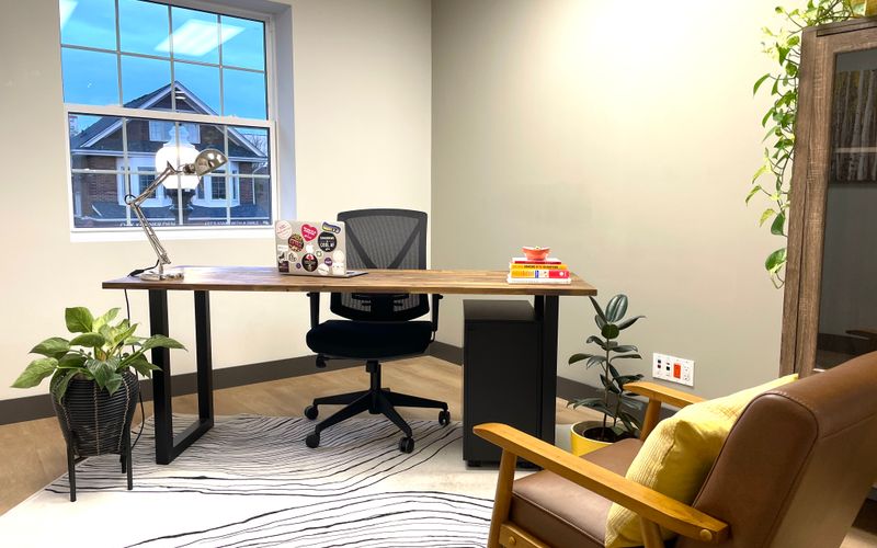 132 Trafalgar Rd, Oakville Image 3