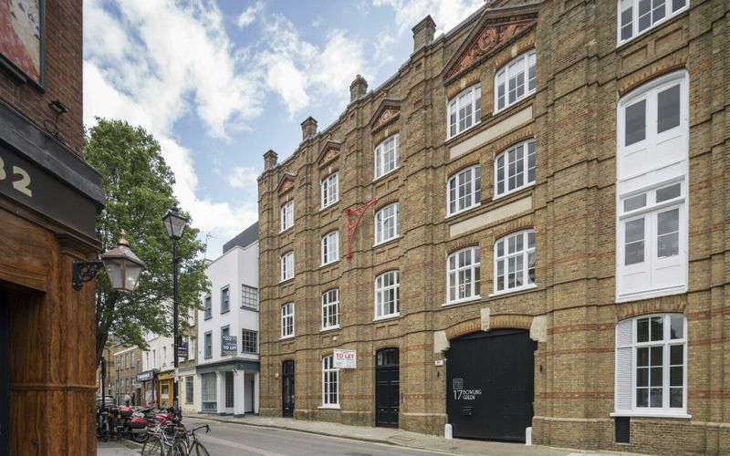 16 Bowling Green Lane, Greater London Image 8