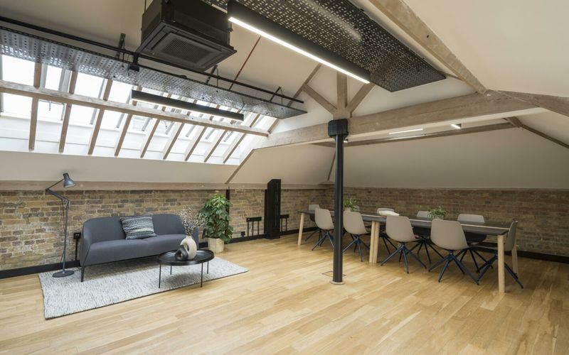 16 Bowling Green Lane, Greater London Image 4