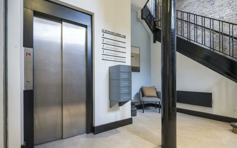 16 Bowling Green Lane, Greater London Image 6