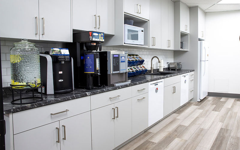 5063 North Service Road, Burlington Image 5