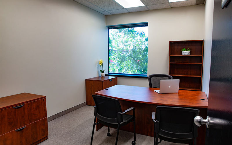 5063 North Service Road, Burlington Image 12