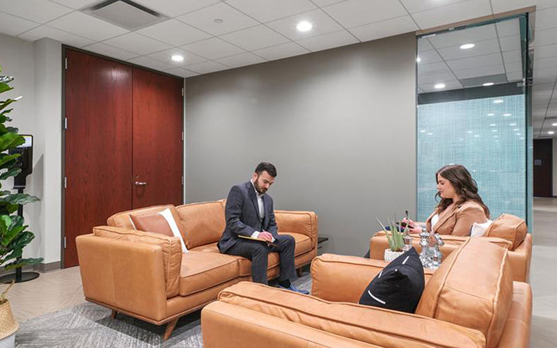 1750 E Golf Rd, Schaumburg Image 1