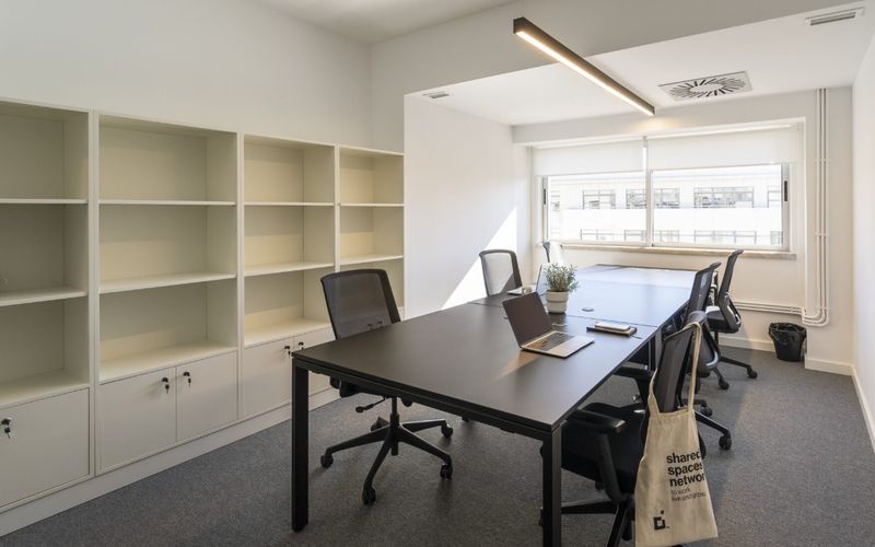 12 Avenida Duque De Loule, Lisbon Image 3