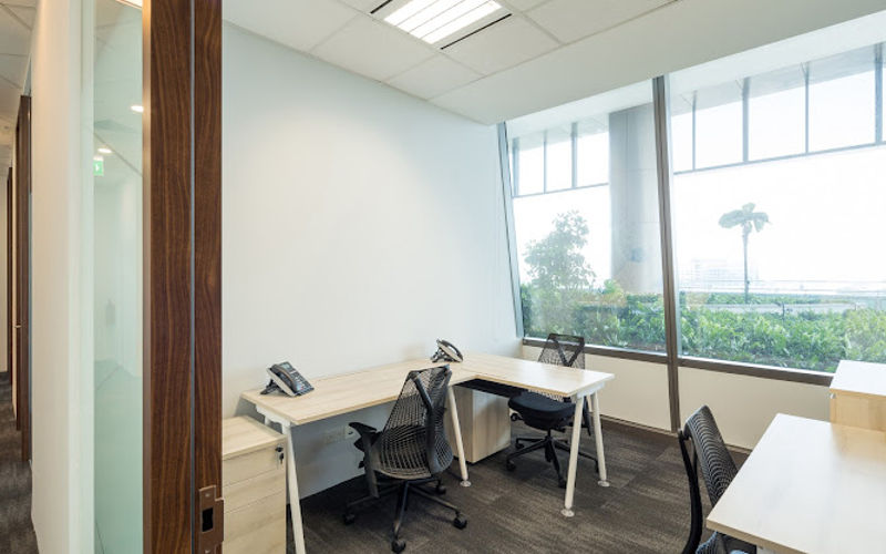 1 Gateway Drive, Singapore Image 1