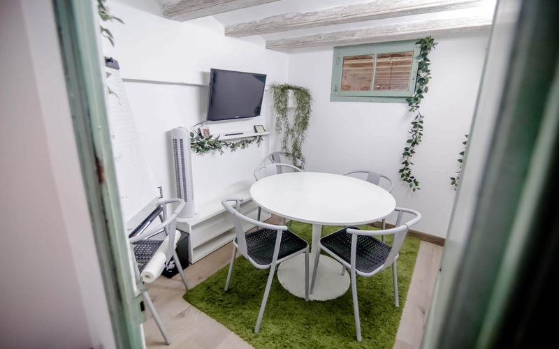 68 Carrer De La Marina, Barcelona Image 4