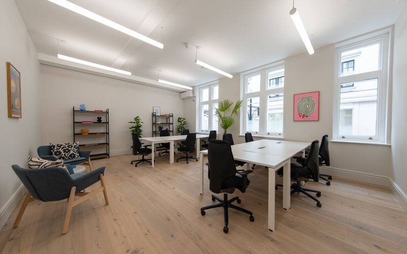 321 Oxford Street, Greater London Image 4